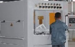 液體轉盤式噴砂機